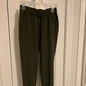 On the fly jogger woven